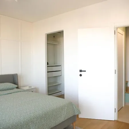 Kiki's Sea View Апартаменты *