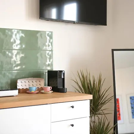 Kiki's Sea View Апартаменты